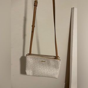 Super cute Calvin Klein clutch purse!